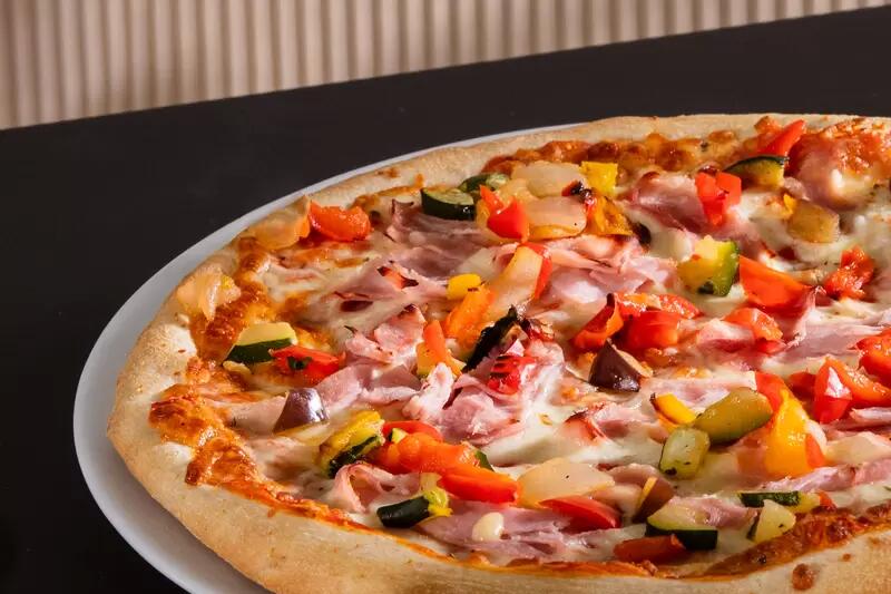 RONDO Pizza belegt Nahaufnahme
